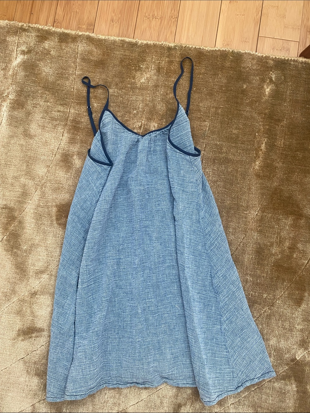 Lou & Grey Light Blue Textured Spaghetti-Strap summer dress with navy trim